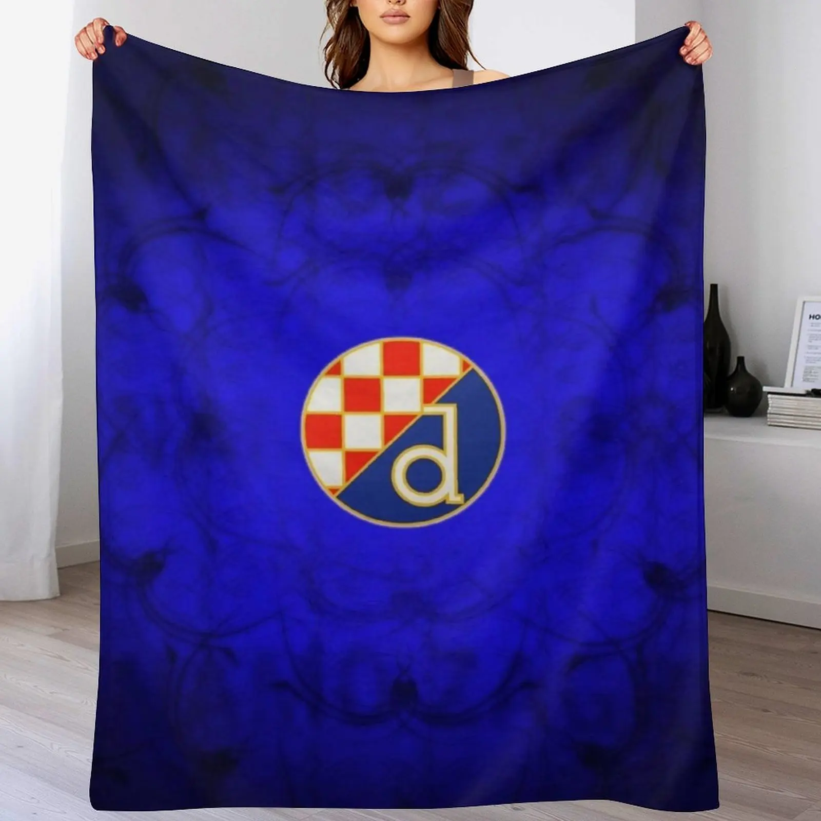 بطانية GNK دينامو زاغرب الكبير - مراجعة Home Decor Zagreb وسعره